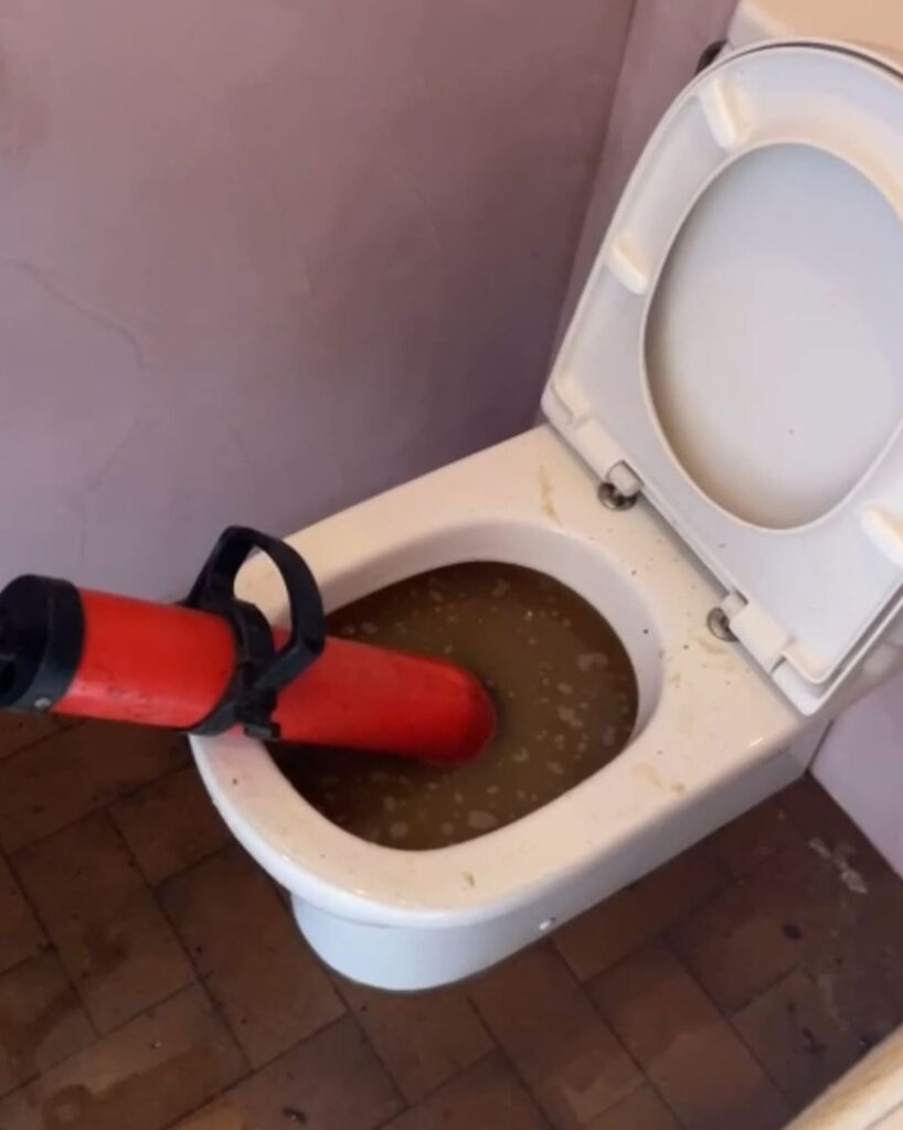 Débouchage WC Molenbeek-Saint-Jean : Service de Débouchage WC prix pas cher à Bruxelles