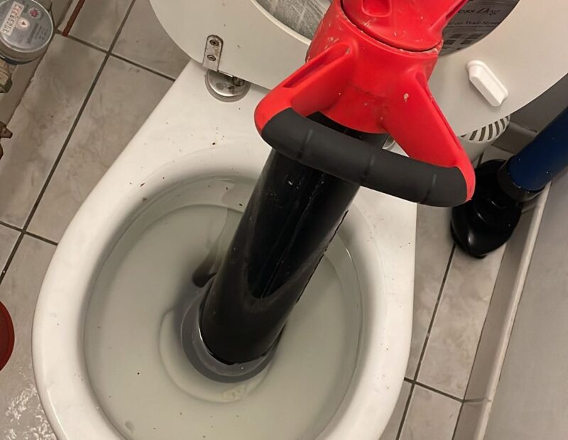 Problème de débouchage wc dinant réglé par l'Entreprise Mertens Débouchage