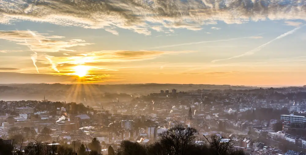 Débouchage Verviers : Lever de soleil sur la ville de Verviers.