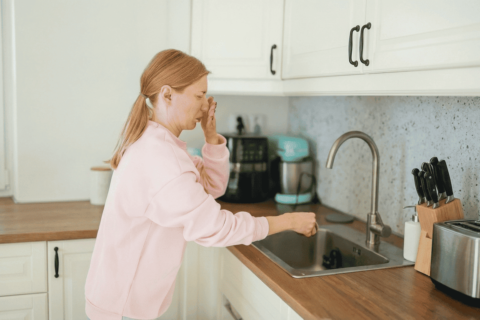Urgence débouchage à Liège : évier de cuisine bouché avec mauvaises odeurs