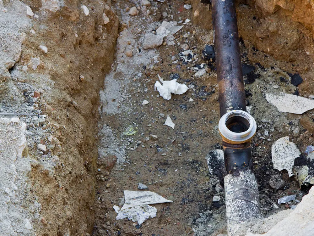 Canalisation enterrée endommagée à Liège nécessitant un débouchage professionnel par Service Mertens Débouchage